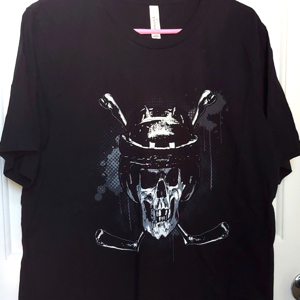Black hockey skull tshirt